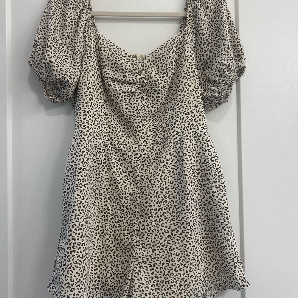 Leopard Print Puff Sleeve Romper - Cream/Brown